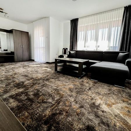 Motel Infinit Târgu Jiu Εξωτερικό φωτογραφία