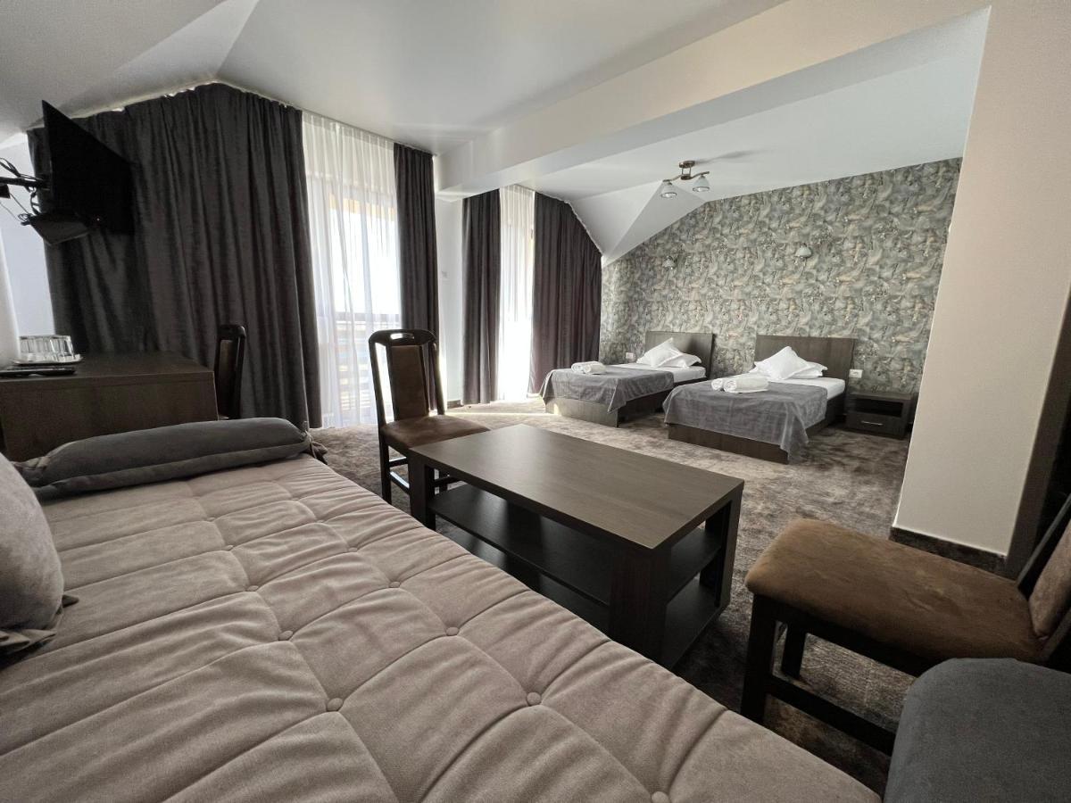 Motel Infinit Târgu Jiu Εξωτερικό φωτογραφία