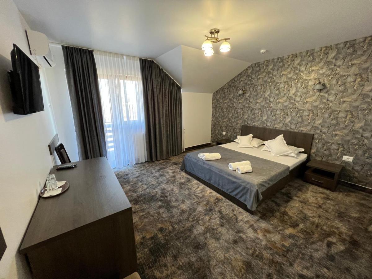 Motel Infinit Târgu Jiu Εξωτερικό φωτογραφία