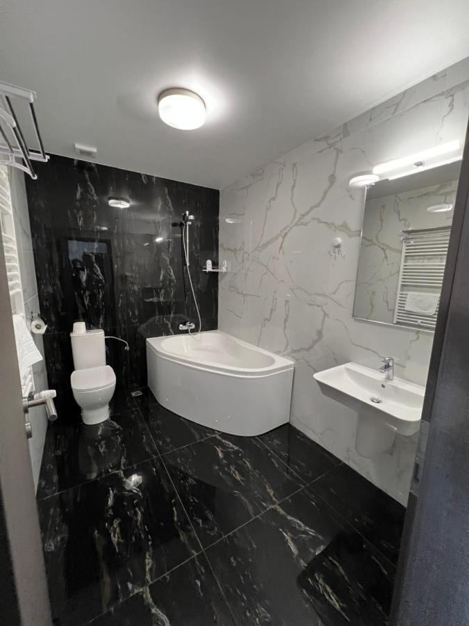 Motel Infinit Târgu Jiu Εξωτερικό φωτογραφία