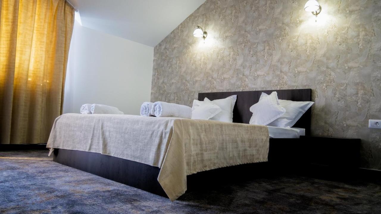 Motel Infinit Târgu Jiu Εξωτερικό φωτογραφία