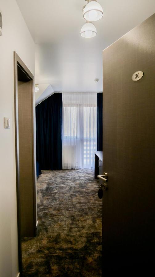 Motel Infinit Târgu Jiu Εξωτερικό φωτογραφία