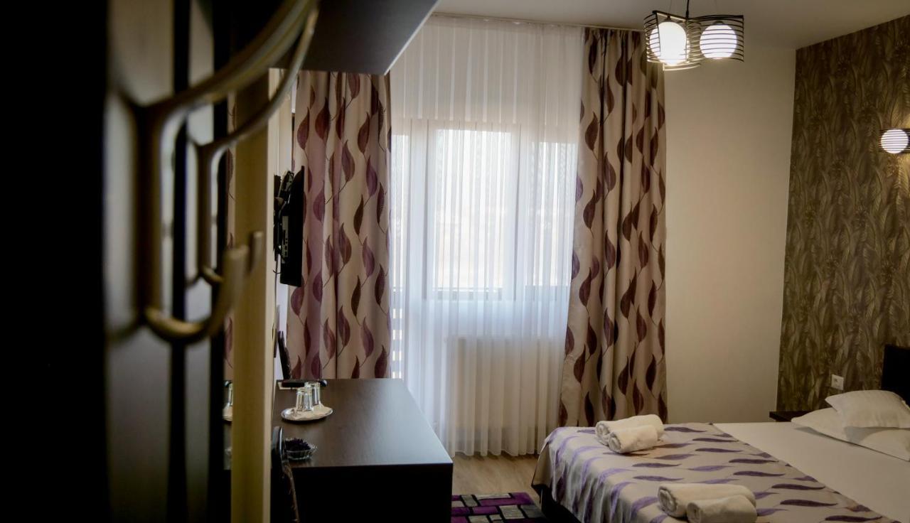 Motel Infinit Târgu Jiu Εξωτερικό φωτογραφία