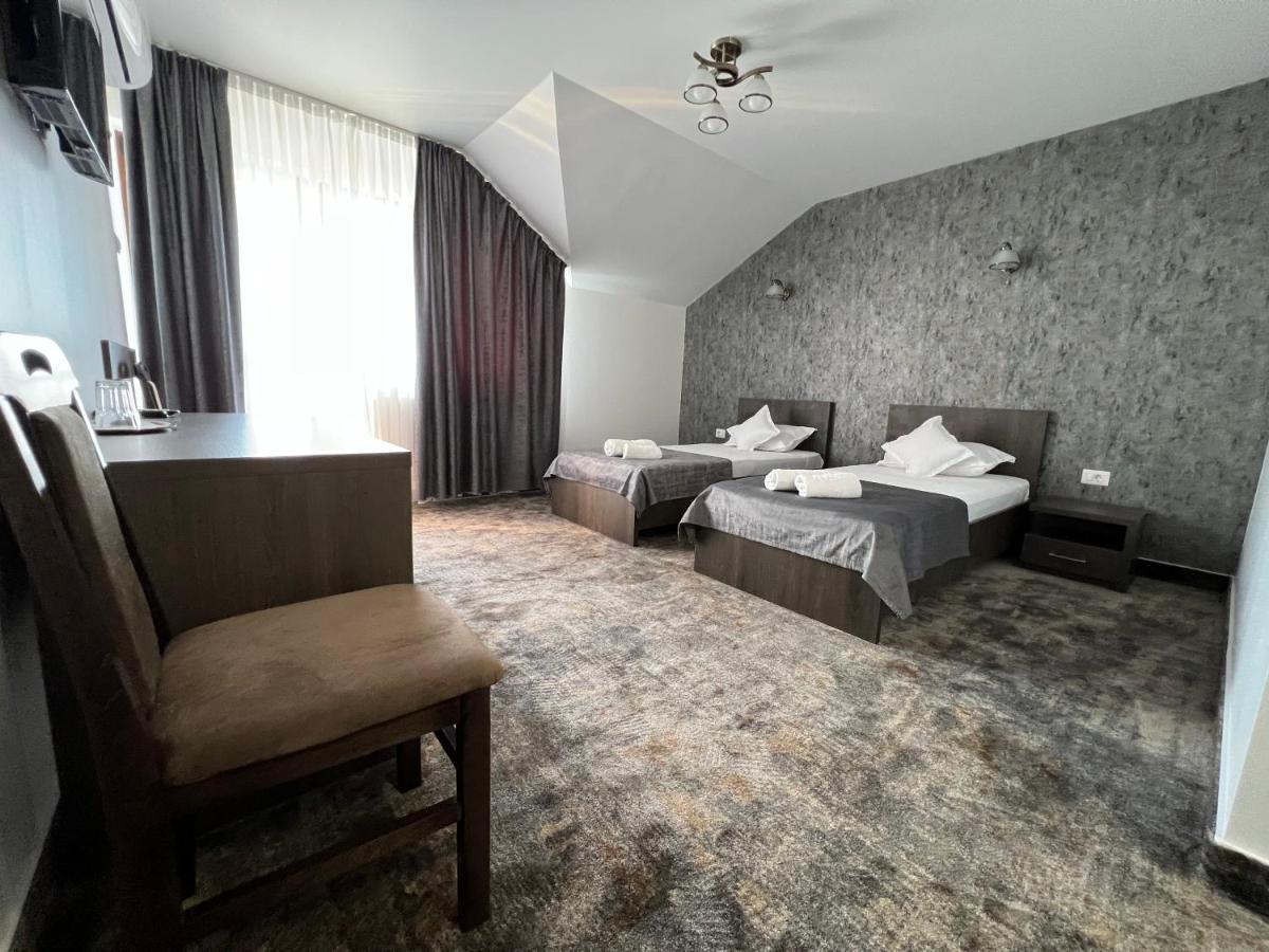 Motel Infinit Târgu Jiu Εξωτερικό φωτογραφία