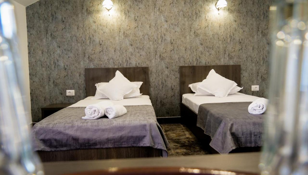 Motel Infinit Târgu Jiu Εξωτερικό φωτογραφία