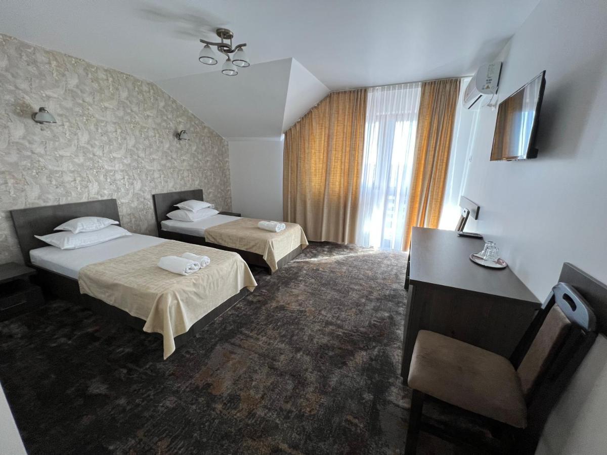 Motel Infinit Târgu Jiu Εξωτερικό φωτογραφία