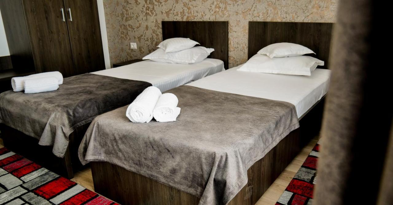 Motel Infinit Târgu Jiu Εξωτερικό φωτογραφία