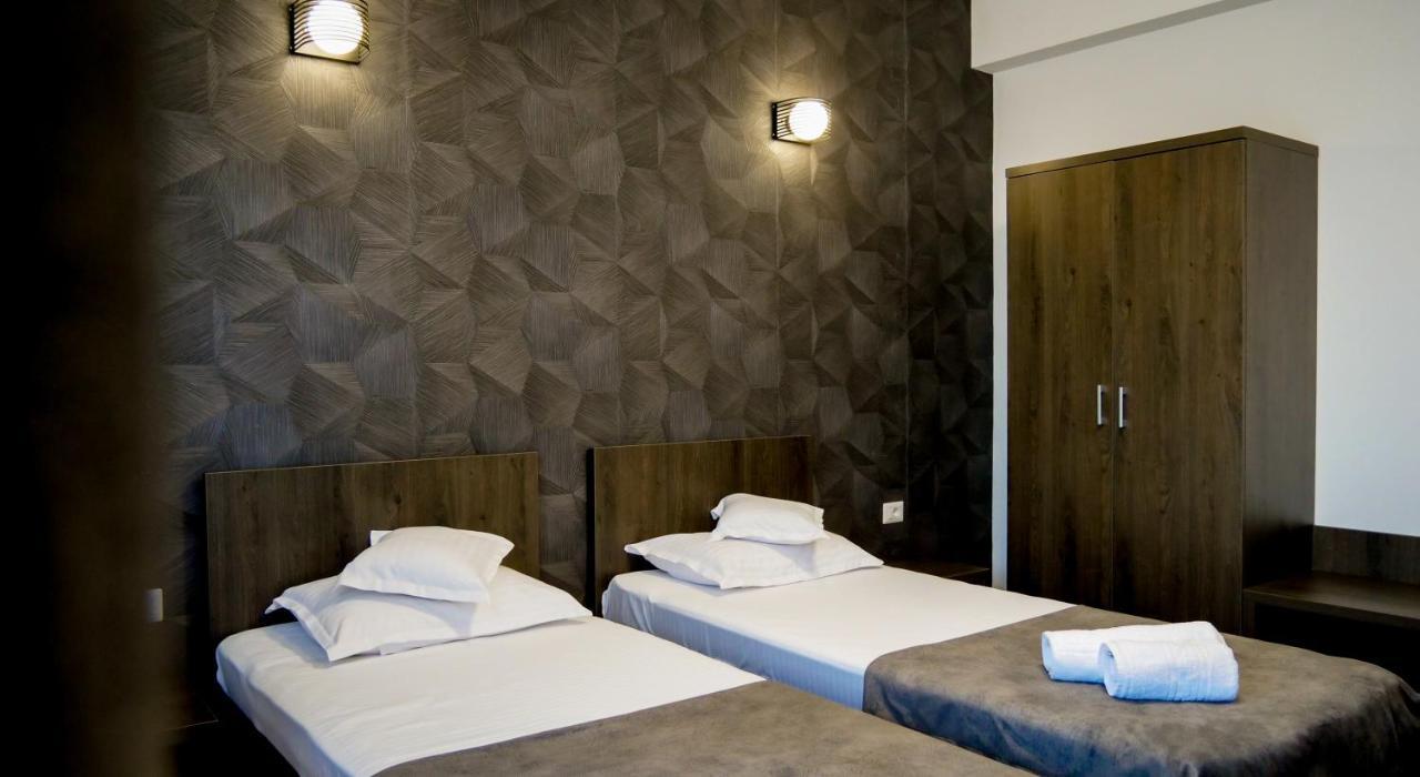 Motel Infinit Târgu Jiu Εξωτερικό φωτογραφία