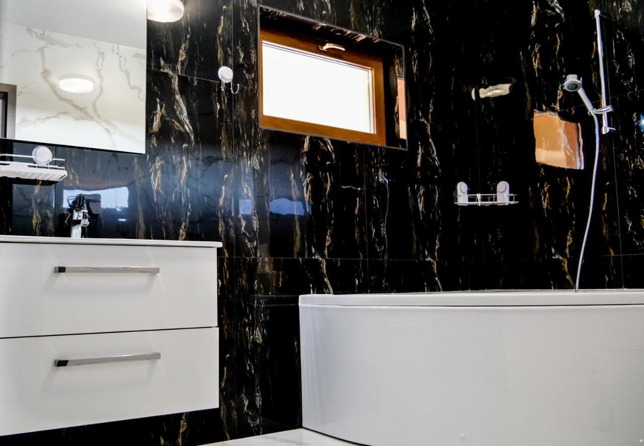 Motel Infinit Târgu Jiu Εξωτερικό φωτογραφία