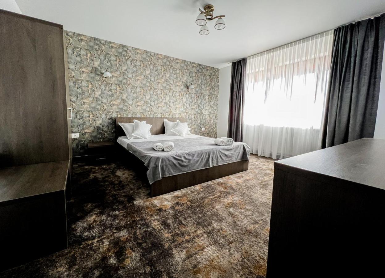Motel Infinit Târgu Jiu Εξωτερικό φωτογραφία