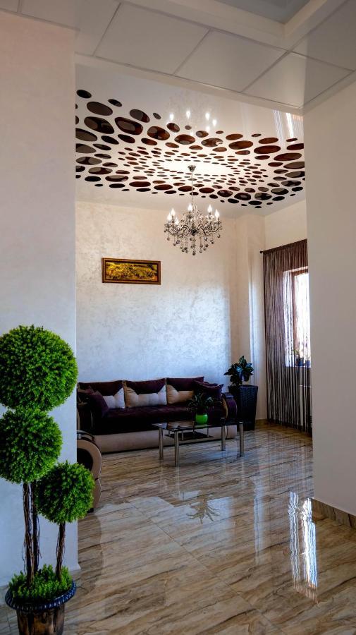 Motel Infinit Târgu Jiu Εξωτερικό φωτογραφία
