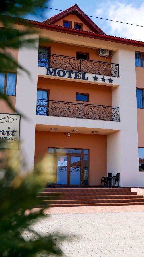 Motel Infinit Târgu Jiu Εξωτερικό φωτογραφία