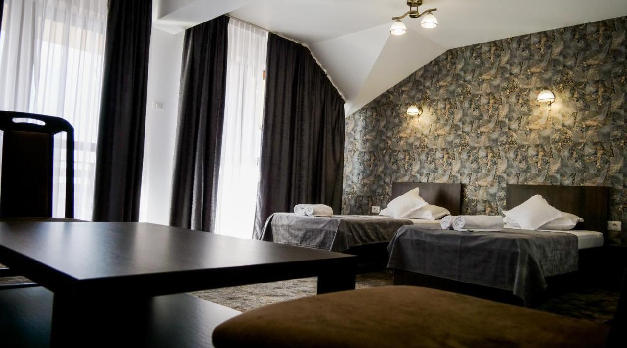 Motel Infinit Târgu Jiu Εξωτερικό φωτογραφία