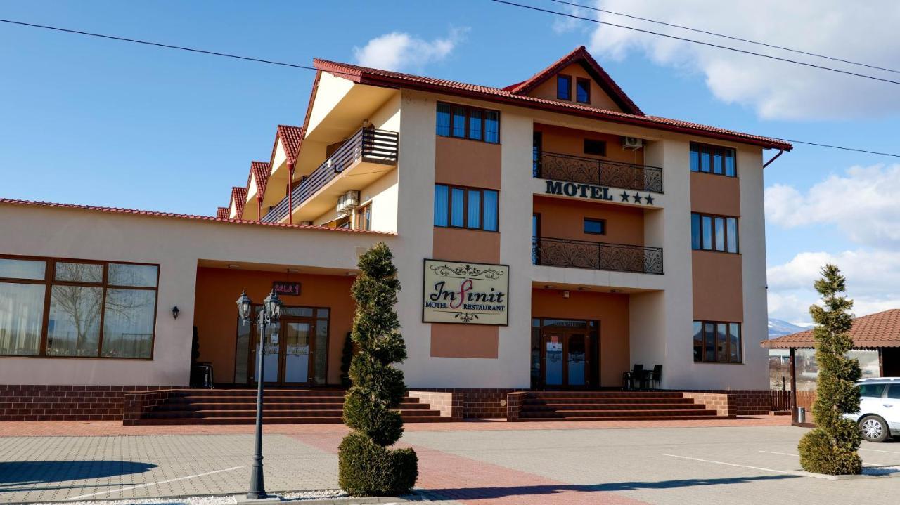 Motel Infinit Târgu Jiu Εξωτερικό φωτογραφία