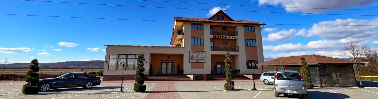Motel Infinit Târgu Jiu Εξωτερικό φωτογραφία