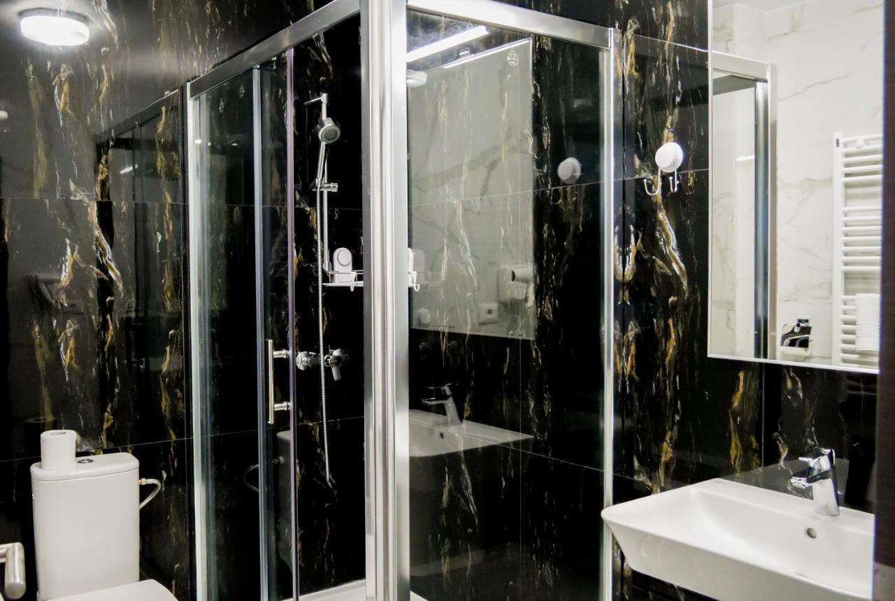 Motel Infinit Târgu Jiu Εξωτερικό φωτογραφία